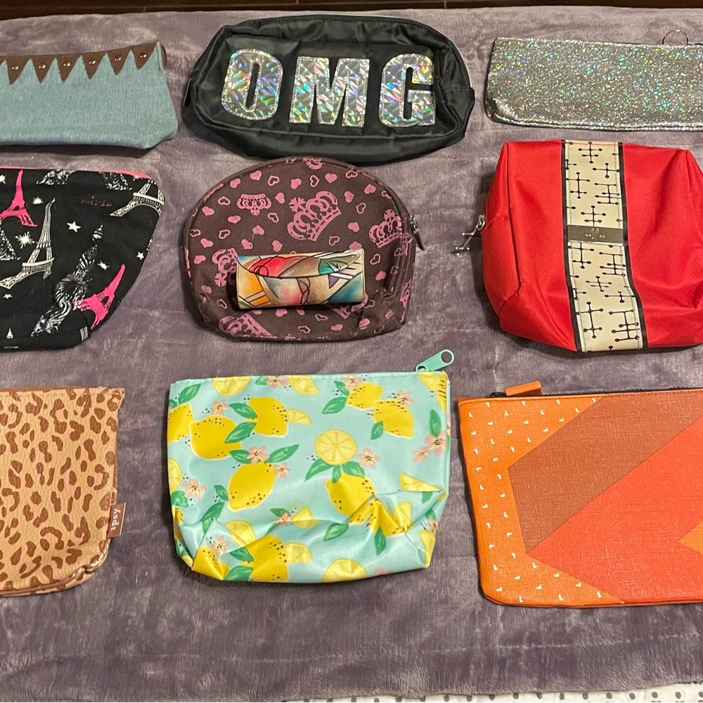 Makeup bag bundle of 10,lipstick holder w/mirror inside, Paris, glittery OMG +